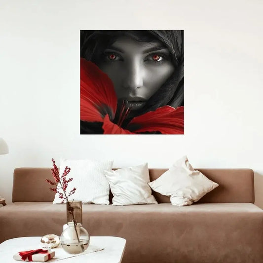 Tableau noir et blanc d’une femme avec une touche de rouge, portrait élégant au contraste saisissant