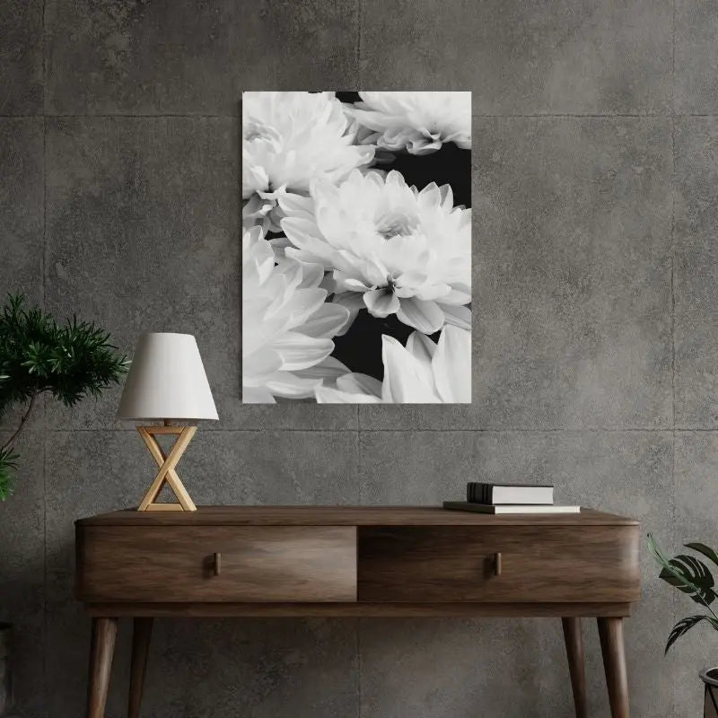 Tableau en gros plan de fleurs de lotus blanches, œuvre apaisante et raffinée pour décoration murale zen