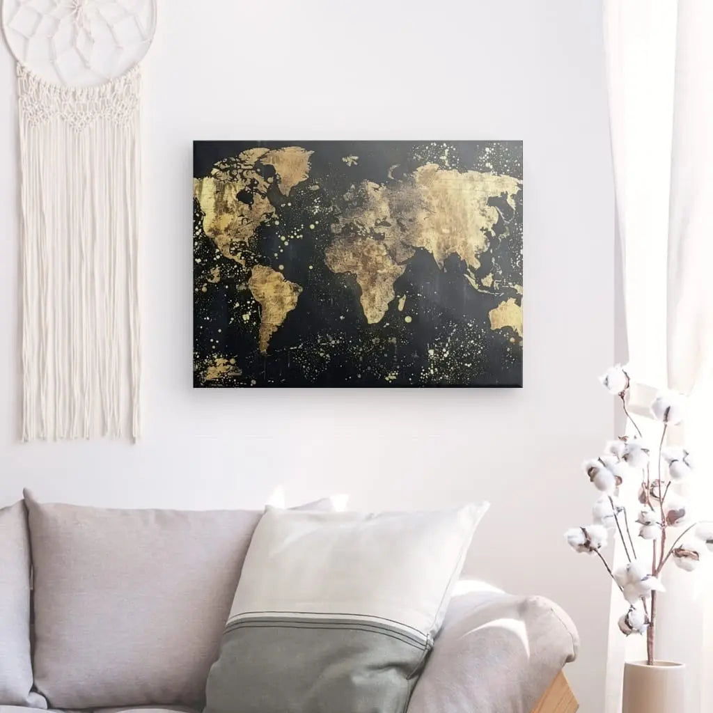 Tableau représentant une mappemonde dorée et noire, œuvre élégante et sophistiquée pour décoration murale moderne