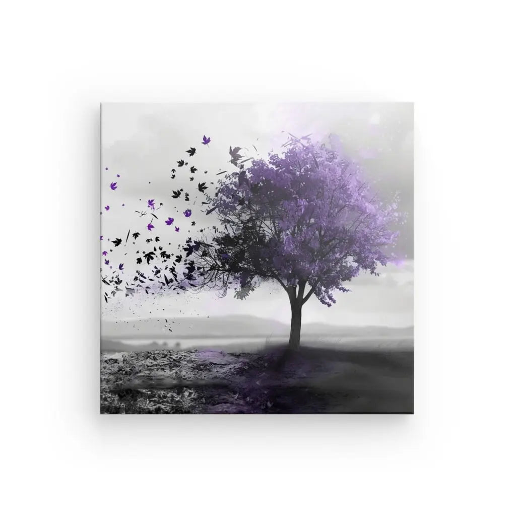 Ce Tableau Arbre Violet Paysage Noir et Blanc capture l'essence de la solitude, avec un arbre violet saisissant debout seul alors que les oiseaux s'envolent sur un paysage noir et blanc. Une pièce de décoration intérieure idéale pour ajouter de l'élégance et de l'intrigue.