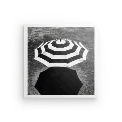 Tableau Parasol Noir et Blanc avec motifs rayés en noir et blanc.