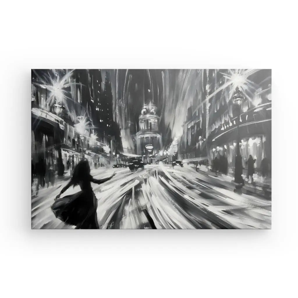 Le Tableau Peinture Scène Danse Rue Parisienne Monochrome capture une rue de Paris la nuit en noir et blanc abstrait, avec des traînées de lumière, des bâtiments et une personne debout au premier plan. Cette peinture monochrome évoque un sentiment de romantisme, encapsulant l'essence des moments fugaces.