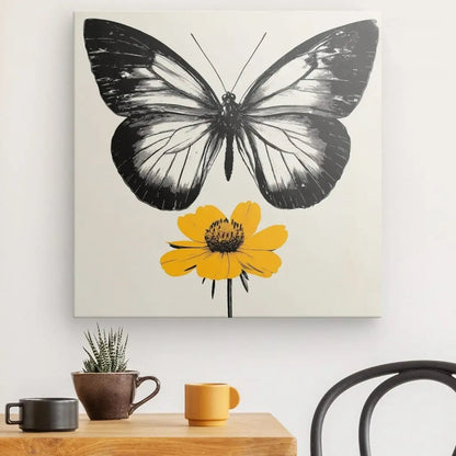 Tableau Papillon Fleur Jaune Design Monochrome Univers Noir et Blanc 