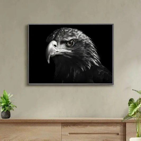 Admirez la majesté de l’aigle en plein vol avec ce tableau en noir et blanc, symbole de puissance, de liberté et de force naturelle.
