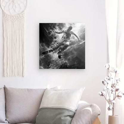 Tableau noir et blanc d’un danseur en streetwear entouré de fumée, scène urbaine dynamique et stylée