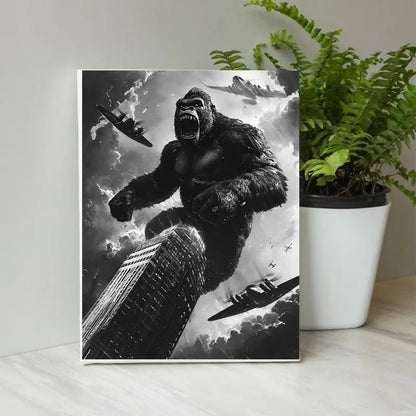 Dessin en noir et blanc de King Kong à New York, tableau spectaculaire au style cinématographique et urbain pour décoration murale
