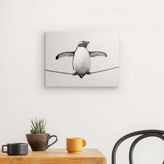 Dessin en noir et blanc d’un pingouin drôle et expressif, tableau ludique et original pour décoration murale
