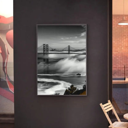 Tableau en noir et blanc du Golden Gate avec paysage, scène iconique et majestueuse pour décoration murale
