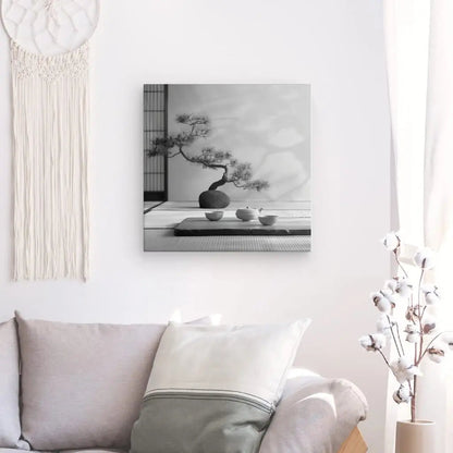 Tableau noir et blanc de nature morte au style relaxant, composition apaisante et harmonieuse