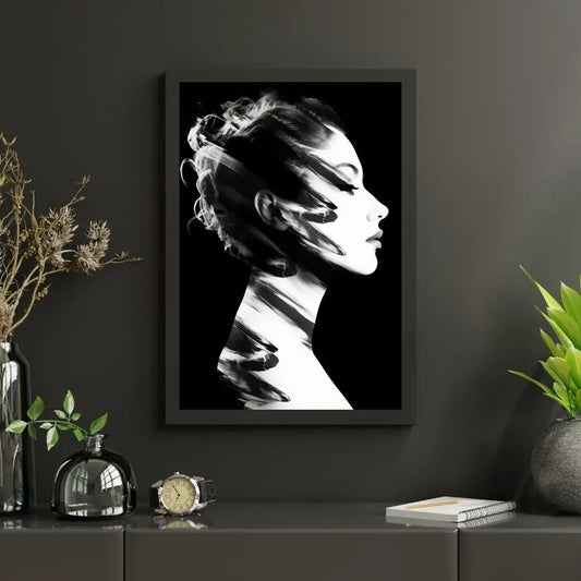 Tableau noir et blanc représentant le profil d’une femme moderne, style épuré et contemporain