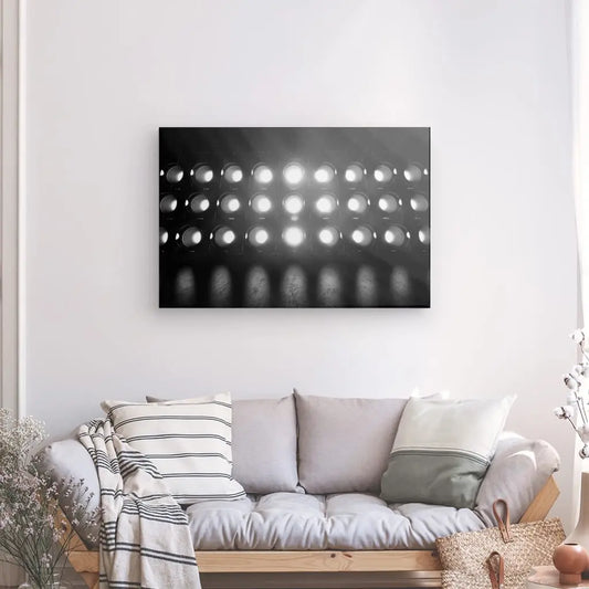 Tableau en noir et blanc de projecteurs lumineux, scène artistique et dramatique pour décoration murale moderne
