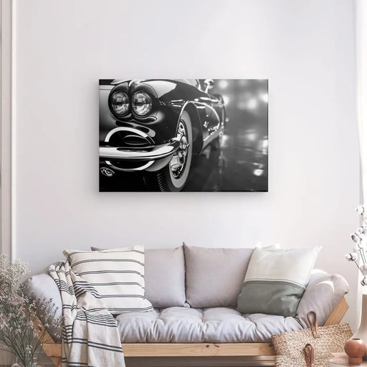 Tableau noir et blanc d’une Rolls Royce, symbole de luxe et d’élégance intemporelle