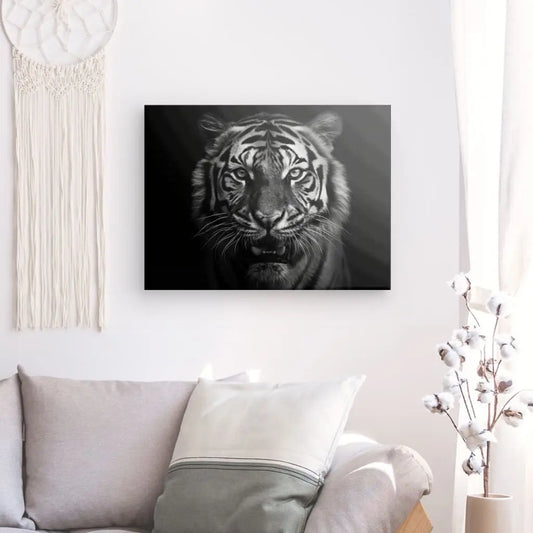 Tableau monochrome d’un tigre du Bengale rugissant, œuvre puissante et captivante pour décoration murale
