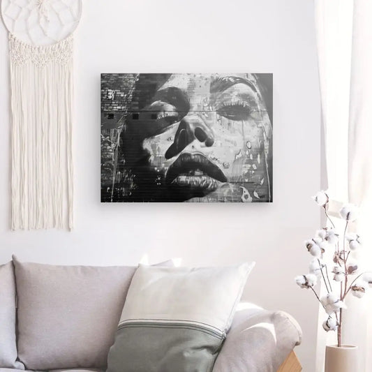Tableau en noir et blanc représentant un tag art mural d’un visage urbain de femme, œuvre moderne et expressive pour décoration murale