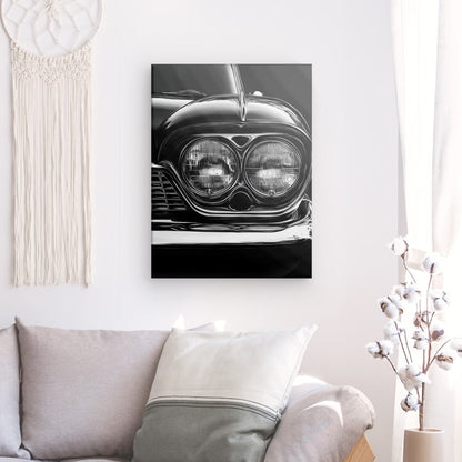 Tableau en noir et blanc d’une voiture de collection en gros plan, style rétro et élégant pour décoration murale