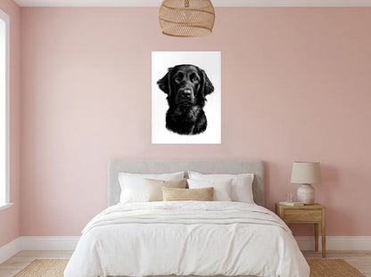 Poster chien aux oreilles longues noir et blanc sans cadre, présenté dans une chambre aux murs rose poudré