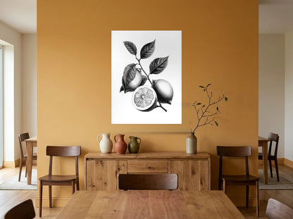 Poster citrons sur branche noir et blanc sans cadre, présenté dans une salle à manger aux murs ocre