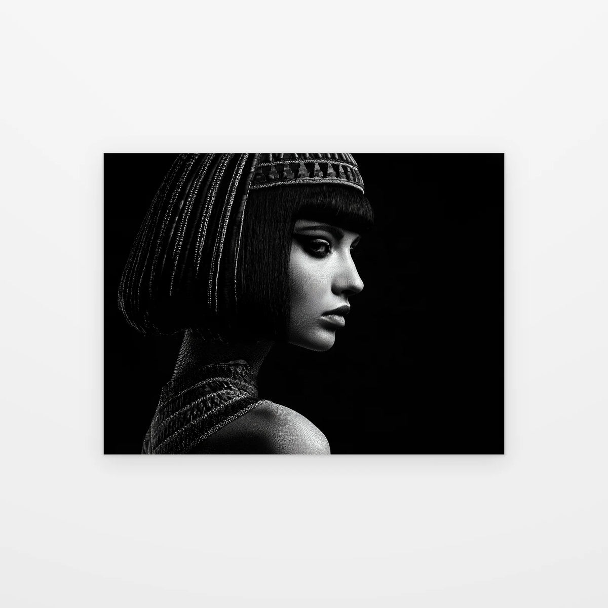 Visuel du poster Cléopâtre de Profil Sombre noir et blanc présenté seul sur fond blanc, aperçu de l’œuvre imprimée