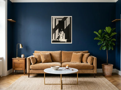 Poster cléopâtre sur son trône noir et blanc sans cadre, présenté dans salon aux murs bleu nuit