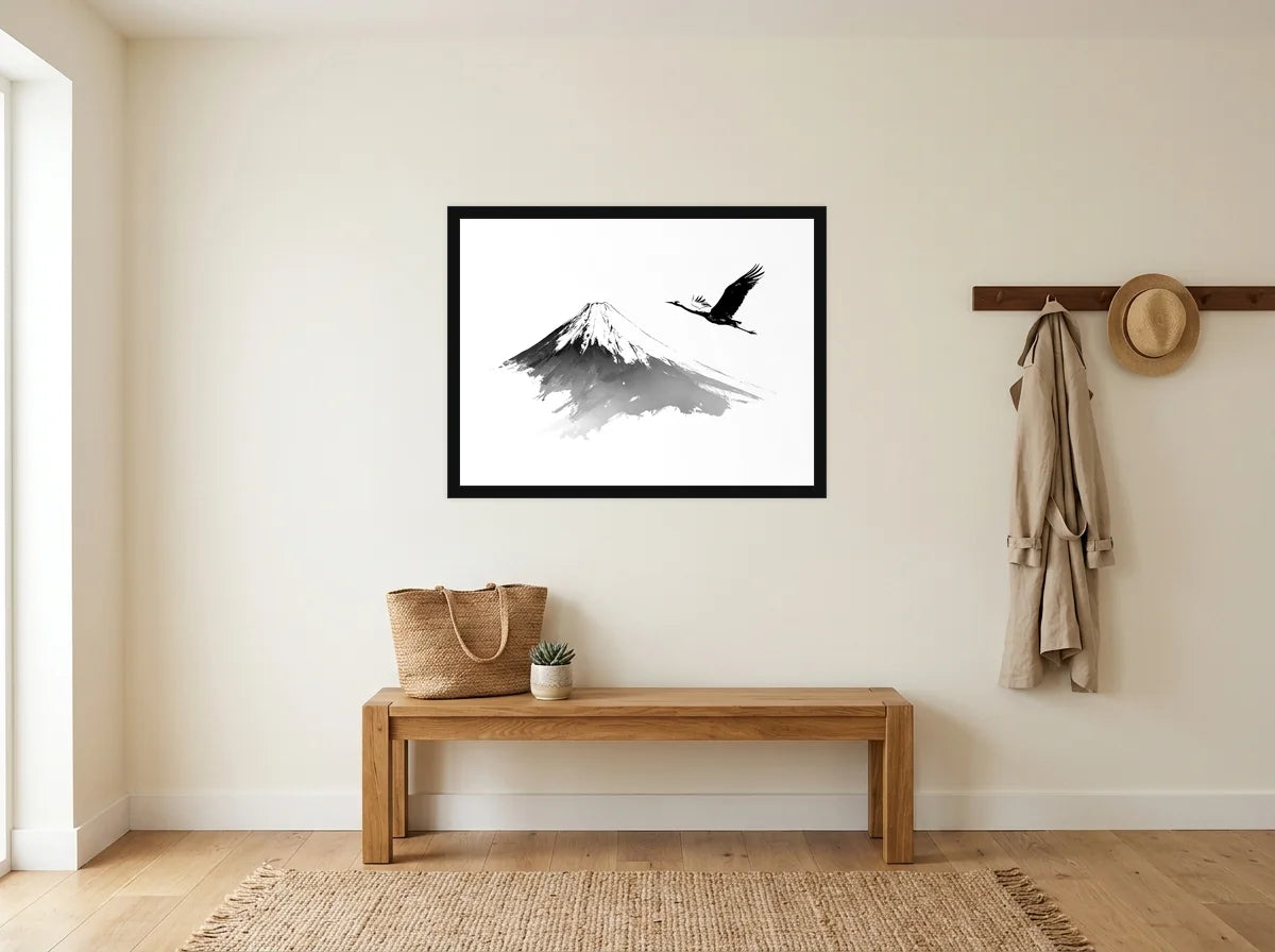 Poster Fuji et Grue noir et blanc encadré noir, présenté dans : entrée crème avec banc en bois