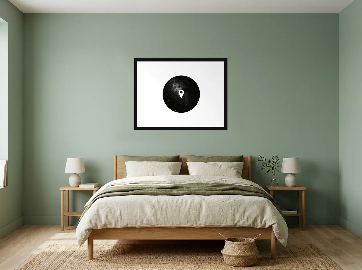 Poster Affiche Repère Céleste noir et blanc encadré noir, présenté dans : chambre aux murs vert sauge