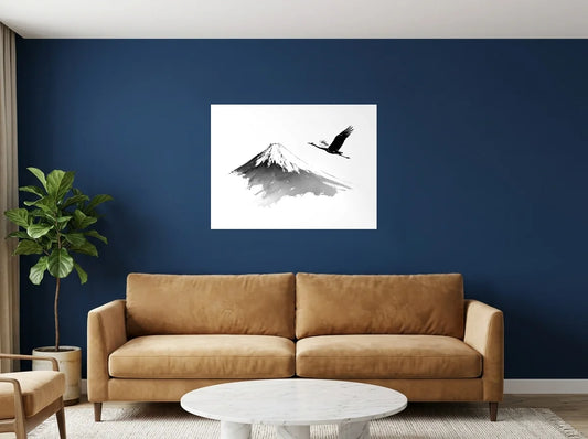 Tableau Fuji et Grue noir et blanc sur toile 2 cm, présenté dans : salon aux murs bleu nuit