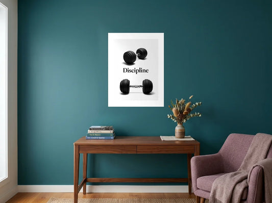 Tableau haltères discipline noir et blanc sur toile 2 cm, présenté dans : bureau aux murs bleu canard