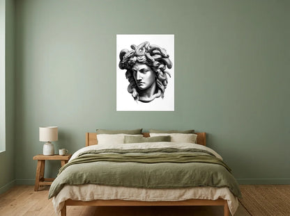 Tableau méduse aux serpents noir et blanc sur toile 2 cm, présenté dans : chambre aux murs vert sauge