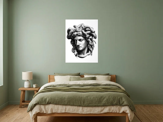 Tableau méduse aux serpents noir et blanc sur toile 2 cm, présenté dans : chambre aux murs vert sauge