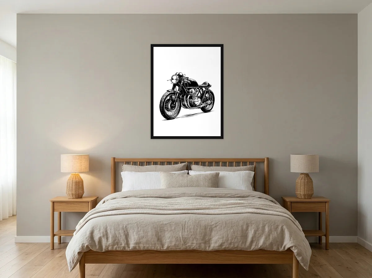 Tableau moto café racer classique noir et blanc en toile encadrée noire présenté dans une chambre aux tons lin