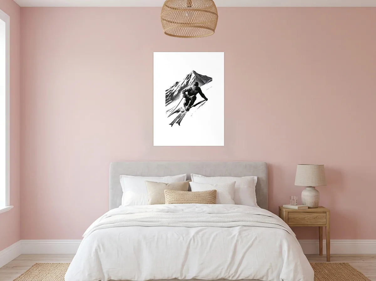 Tableau skieur au virage noir et blanc sur toile 2 cm, présenté dans une chambre aux murs rose poudré