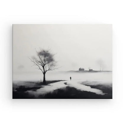 Un arbre solitaire se dresse dans un paysage brumeux, avec une personne marchant le long d’un chemin vers un groupe de bâtiments éloignés. Le Tableau Peinture Campagne Champ Paysage Noir et Blanc capture l'essence tranquille de cette scène, qui rappelle la peinture campagne classique.